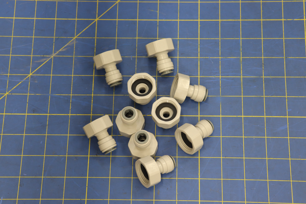 Tap adaptor, BSP, flat, 0.375 to 0.75 in